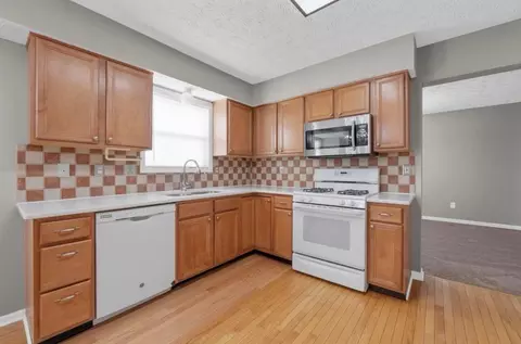 Kitchen - 6571 Tully Ct, Dublin, OH 43016 photo 1 of 3