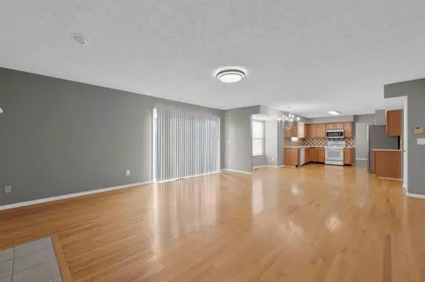 Living - 6571 Tully Ct, Dublin, OH 43016 photo 6 of 7