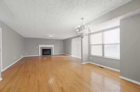 Living - 6571 Tully Ct, Dublin, OH 43016 photo 5 of 7