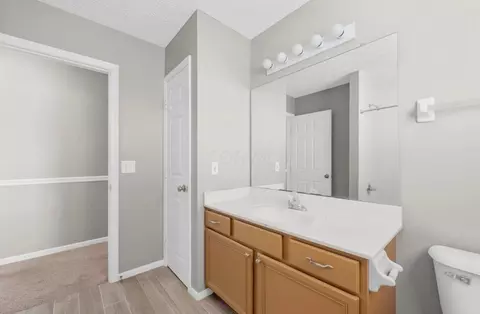Entry Way - 6571 Tully Ct, Dublin, OH 43016 photo 3 of 4