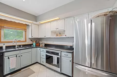 Kitchen - 3475 Kenerly St, Springfield, OH 45502 photo 5 of 10