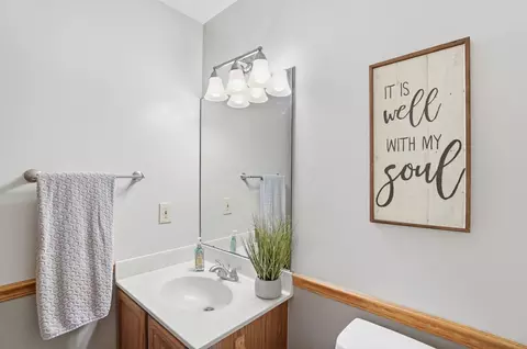 Bath - 3475 Kenerly St, Springfield, OH 45502 photo 1 of 5