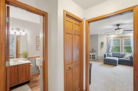 Entry Way - 3475 Kenerly St, Springfield, OH 45502 photo 6 of 14
