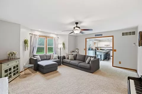 Living - 3475 Kenerly St, Springfield, OH 45502 photo 1 of 5
