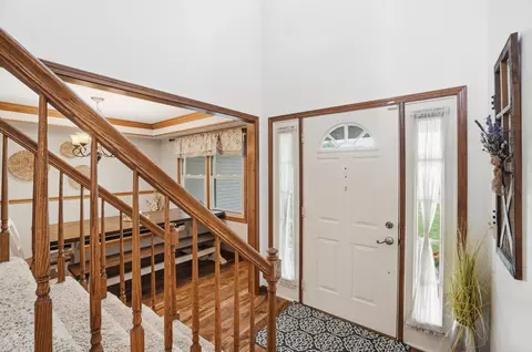 Entry Way - 3475 Kenerly St, Springfield, OH 45502 photo 2 of 14