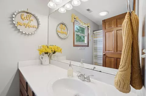 Bath - 3475 Kenerly St, Springfield, OH 45502 photo 5 of 5