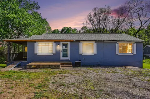 985 Pump Station Rd SE, Sugar Grove, OH 43155