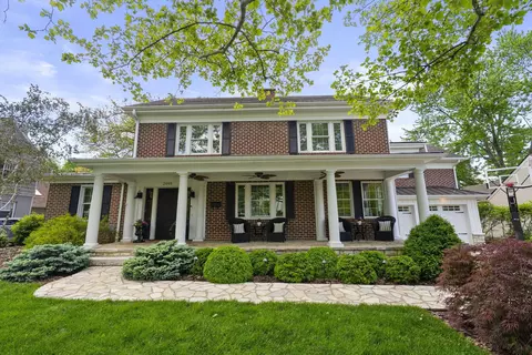 2095 Tremont Rd, Columbus, OH 43221