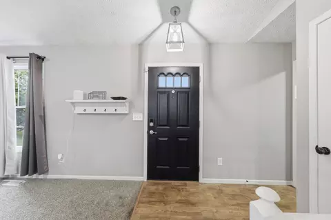 Entry Way - 1065 Robmeyer Dr, Columbus, OH 43207 photo 1 of 4