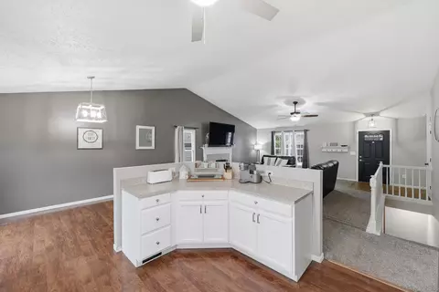 Entry Way - 1065 Robmeyer Dr, Columbus, OH 43207 photo 4 of 4