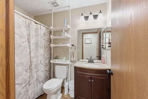 Bath - 1065 Robmeyer Dr, Columbus, OH 43207 photo 2 of 2