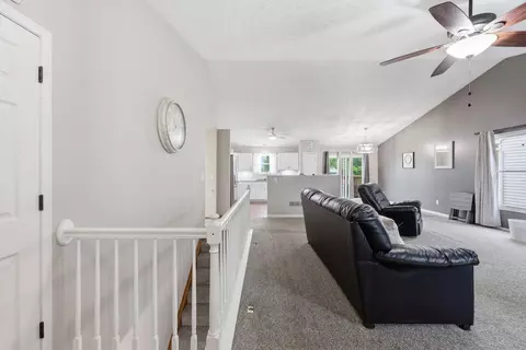 Entry Way - 1065 Robmeyer Dr, Columbus, OH 43207 photo 2 of 4