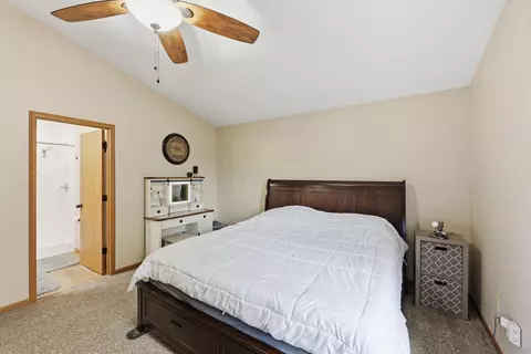 Bedroom - 1065 Robmeyer Dr, Columbus, OH 43207 photo 2 of 5