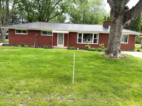 344 Greenacres Dr, Springfield, OH 45504