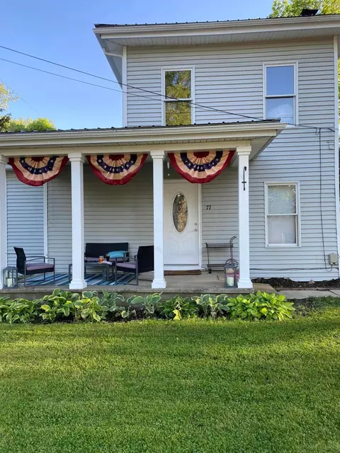 77 Holmes St, Galena, OH 43021