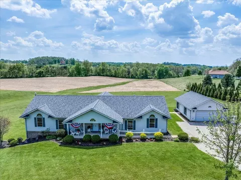 5325 Westfall Rd SW, Lancaster, OH 43130