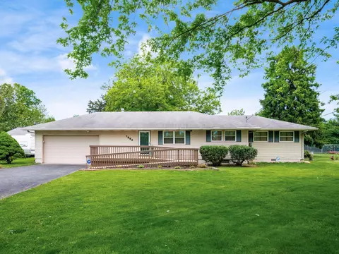 1992 Brown Rd, Grove City, OH 43123
