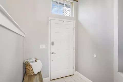Entry Way - 2242 Dates St, Delaware, OH 43015 photo 2 of 4