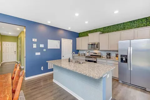 Kitchen - 386 Kells Ct E, Newark, OH 43055 photo 3 of 5