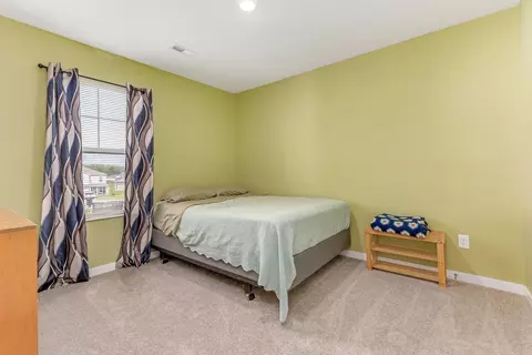 Bedroom - 386 Kells Ct E, Newark, OH 43055 photo 4 of 4