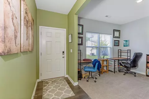 Entry Way - 386 Kells Ct E, Newark, OH 43055 photo 1 of 3