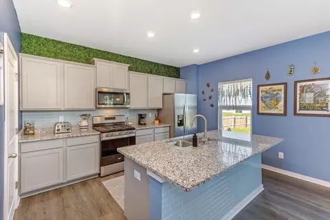 Kitchen - 386 Kells Ct E, Newark, OH 43055 photo 1 of 5