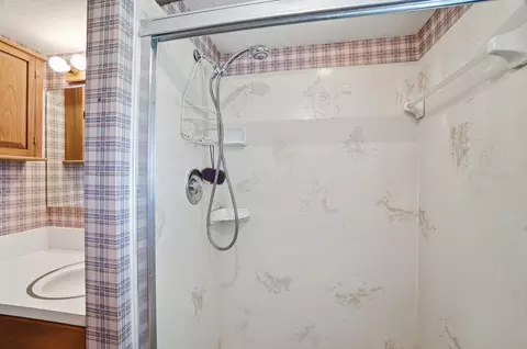 Bath - 9661 Welch, Orient, OH 43146 photo 3 of 5