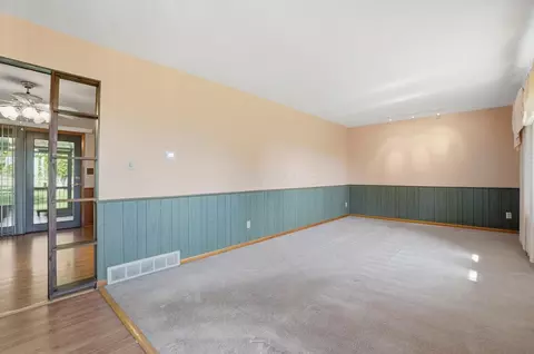 Living - 9661 Welch, Orient, OH 43146 photo 2 of 5