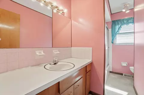 Bath - 9661 Welch, Orient, OH 43146 photo 4 of 5