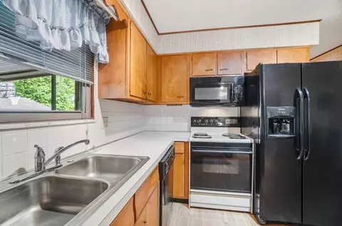 Kitchen - 9661 Welch, Orient, OH 43146 photo 4 of 5