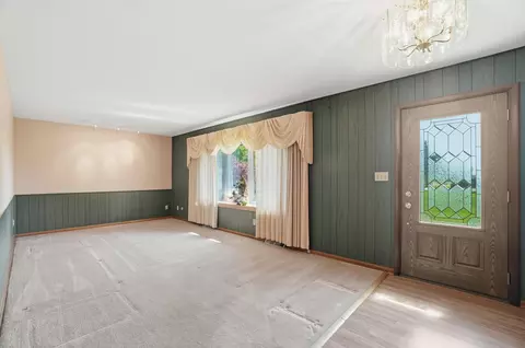 Living - 9661 Welch, Orient, OH 43146 photo 3 of 5