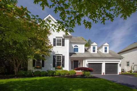 5113 Stonhope Rd, New Albany, OH 43054