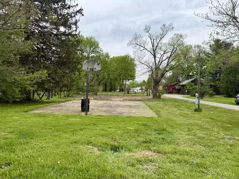 64 E Walnut St, Chesterville, OH 43317