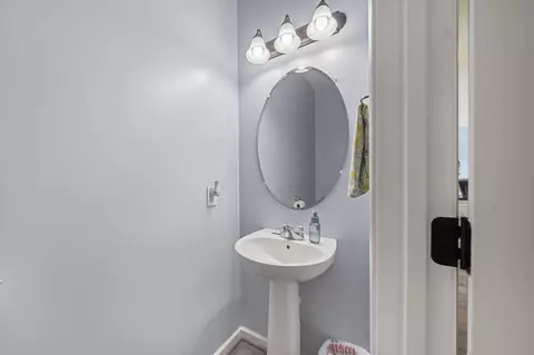 Bath - 502 Rolling Acre Dr, Lithopolis, OH 43136 photo 1 of 6