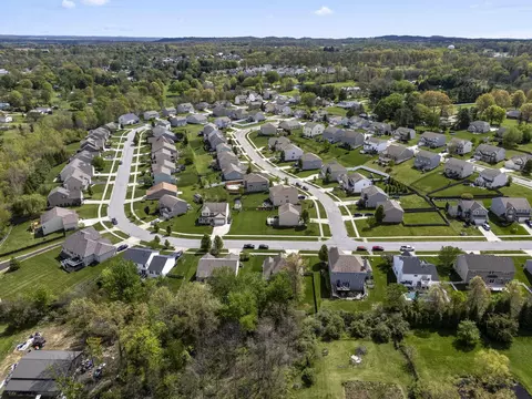View/Area - 502 Rolling Acre Dr, Lithopolis, OH 43136 photo 9 of 10