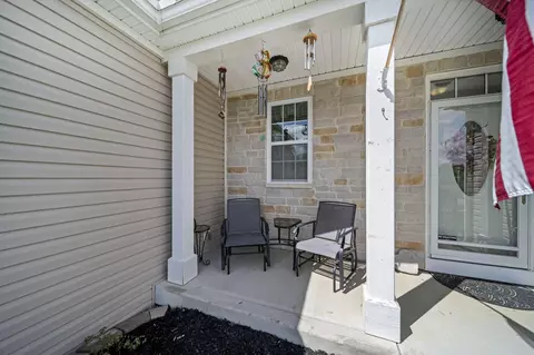 Exterior - 502 Rolling Acre Dr, Lithopolis, OH 43136 photo 3 of 17
