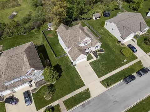 View/Area - 502 Rolling Acre Dr, Lithopolis, OH 43136 photo 3 of 10