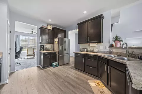 Kitchen - 502 Rolling Acre Dr, Lithopolis, OH 43136 photo 1 of 2