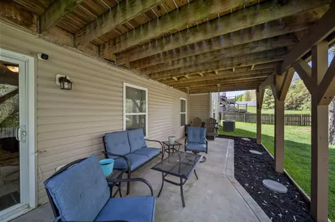 Exterior - 502 Rolling Acre Dr, Lithopolis, OH 43136 photo 14 of 17