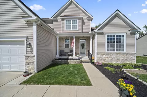 Exterior - 502 Rolling Acre Dr, Lithopolis, OH 43136 photo 2 of 17