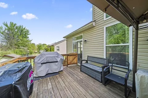 Exterior - 502 Rolling Acre Dr, Lithopolis, OH 43136 photo 6 of 17