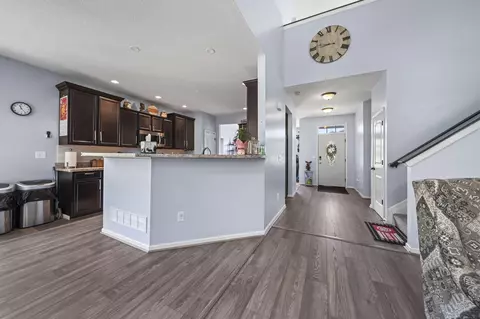 Entry Way - 502 Rolling Acre Dr, Lithopolis, OH 43136 photo 3 of 8