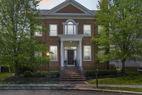 4025 Chelsea Grn W, New Albany, OH 43054