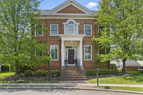 4025 Chelsea Grn W, New Albany, OH 43054
