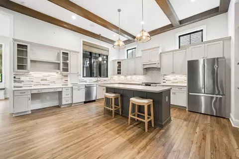 Kitchen - 6743 Hamlet Ct, Dublin, OH 43016 photo 6 of 8
