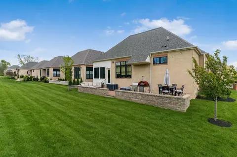 Exterior - 6743 Hamlet Ct, Dublin, OH 43016 photo 6 of 6
