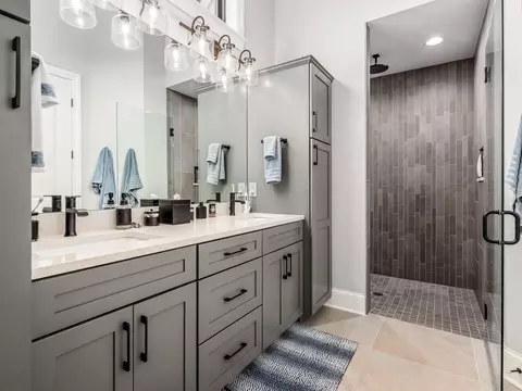 Bath - 6743 Hamlet Ct, Dublin, OH 43016 photo 1 of 4
