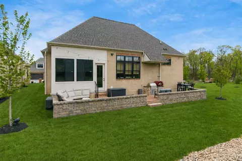 Exterior - 6743 Hamlet Ct, Dublin, OH 43016 photo 5 of 6