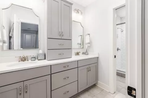 Bath - 6743 Hamlet Ct, Dublin, OH 43016 photo 3 of 4
