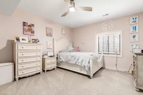 Bedroom - 6743 Hamlet Ct, Dublin, OH 43016 photo 3 of 4